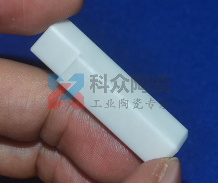 氧化鋯陶瓷在工業(yè)上會(huì)逐漸取代氧化鋁陶瓷嗎？